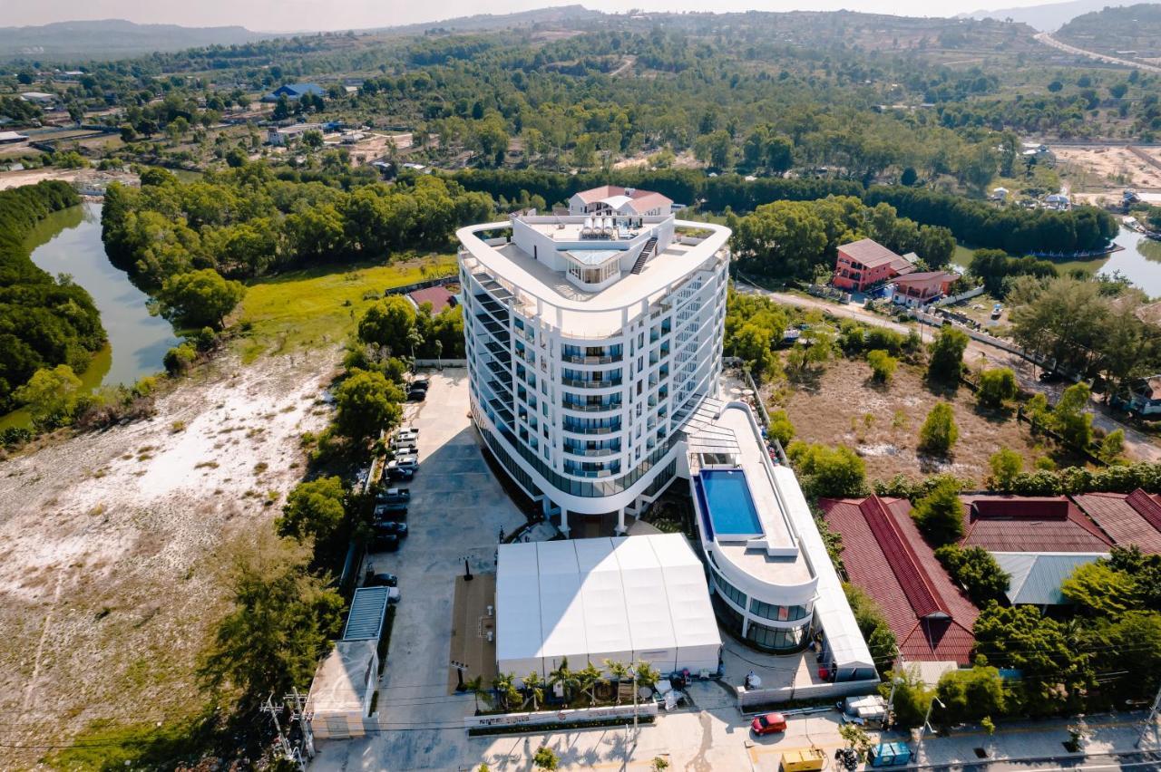 Otres Beach Hotel Sihanoukville Exterior photo